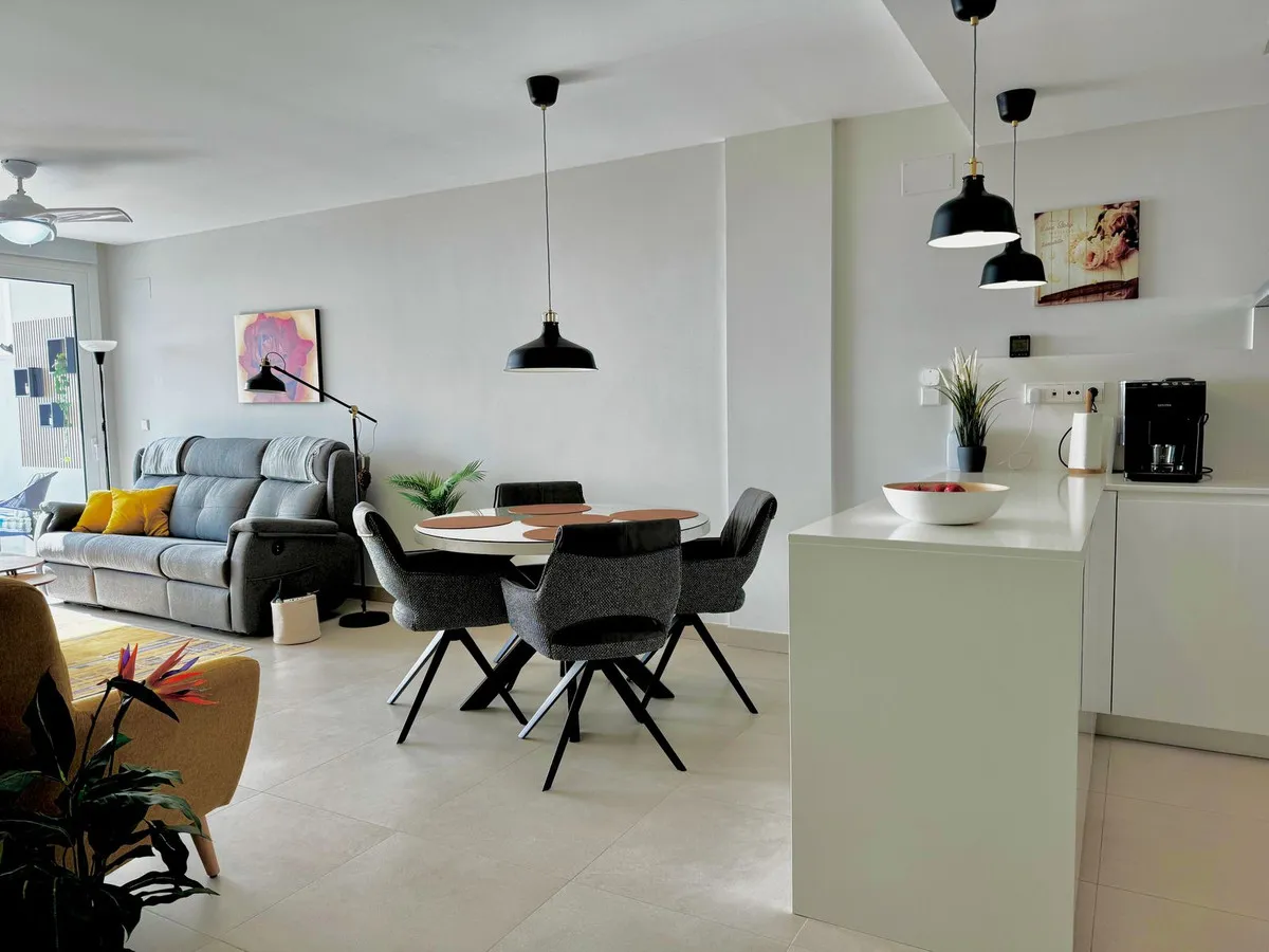 348b895f-991f-4306-9441-18ddf942f681