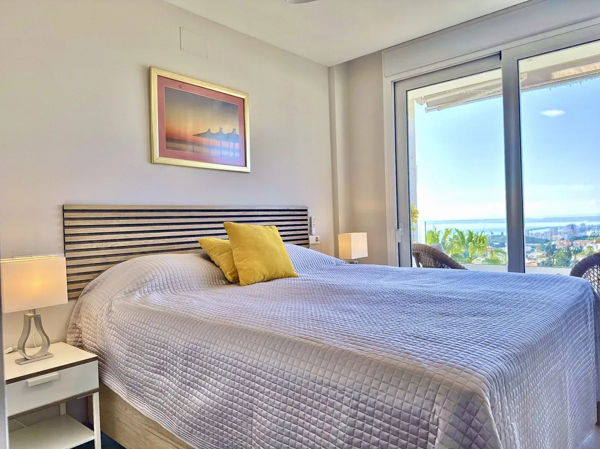 e5cc9566-b0d3-4e5f-945c-4be54781000f