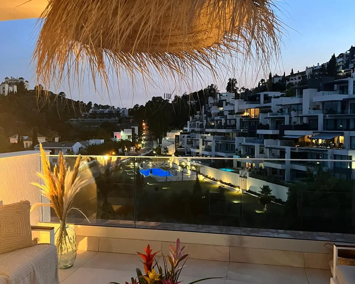 cdb079cb-dd54-42a5-9f8d-998761b22fbe