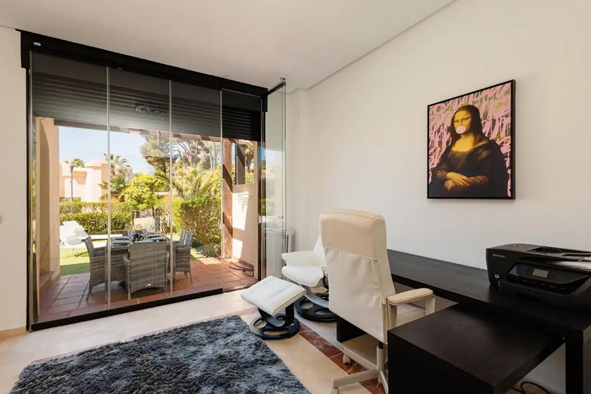 6b6cb042-cbba-4975-8816-fbdf9f477337