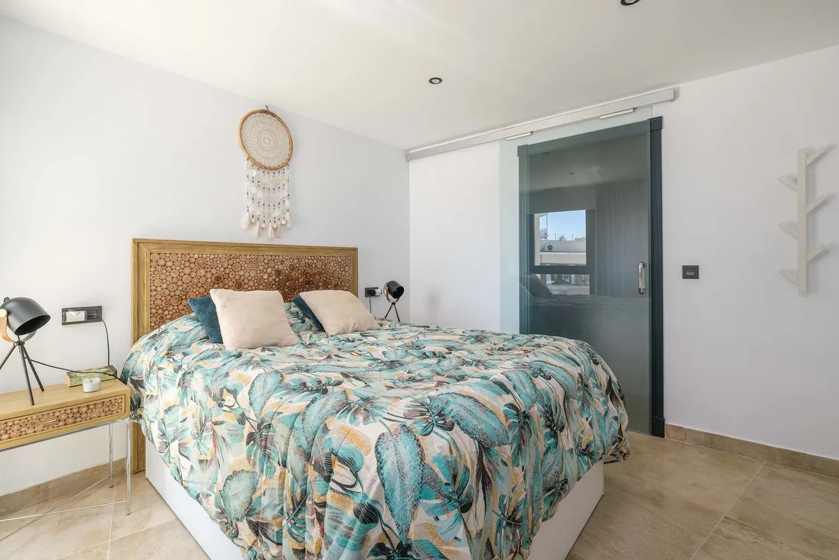 cfd6cef7-6a1b-4826-bd13-09ec21aec1e3