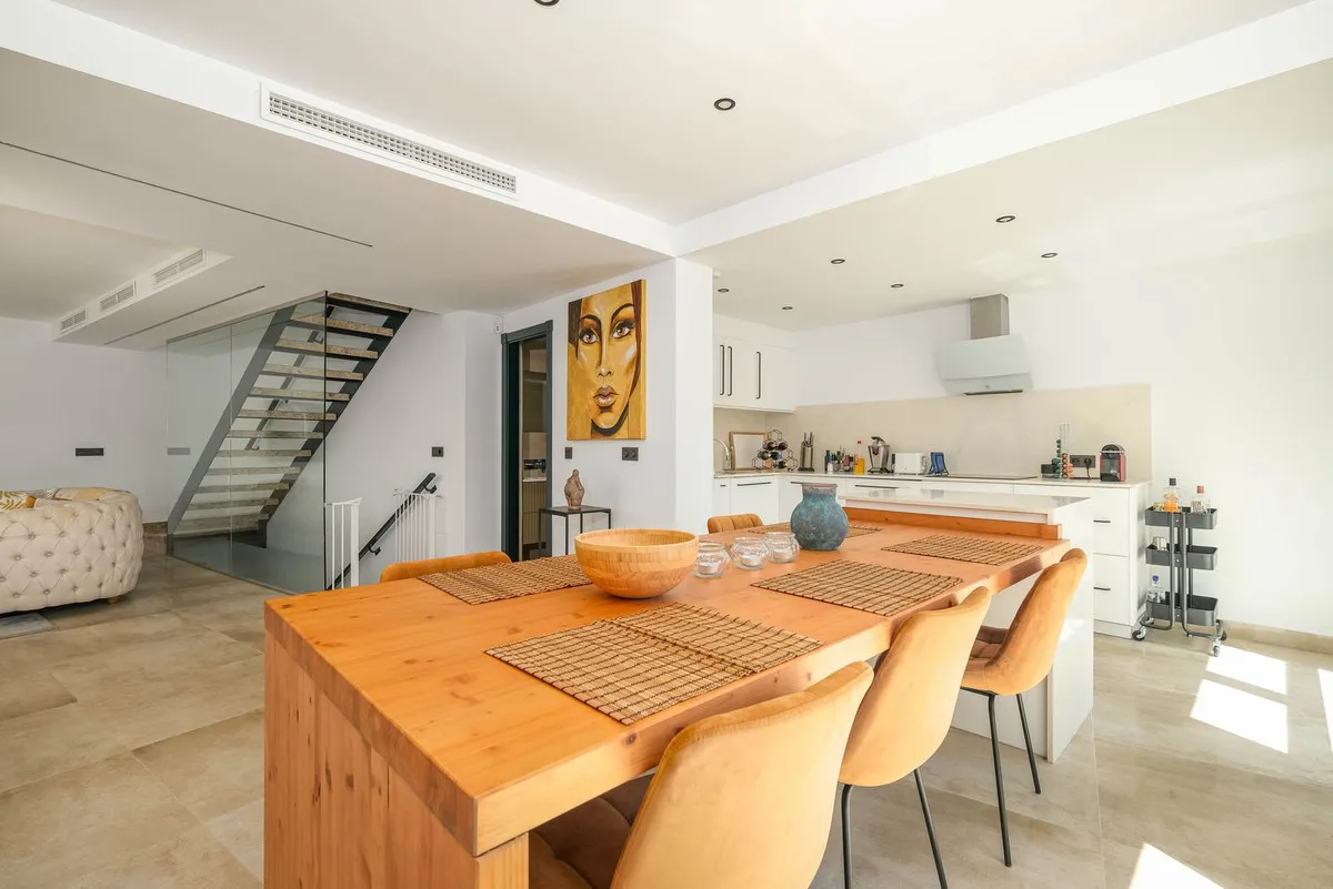 da220f46-71d0-46ed-8073-46515501b26b