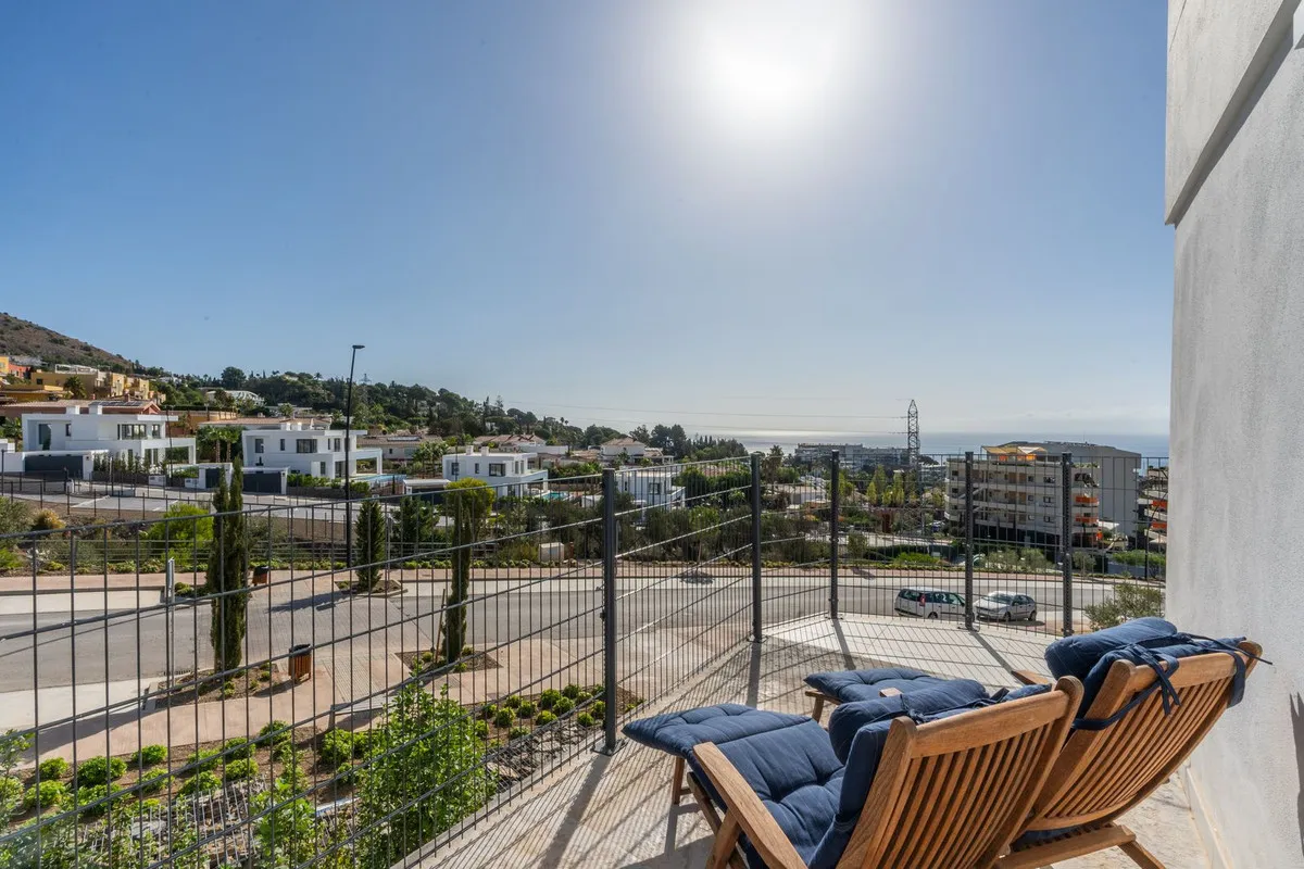 1db42f3e-1326-45ee-b116-6b4ca9c184c1