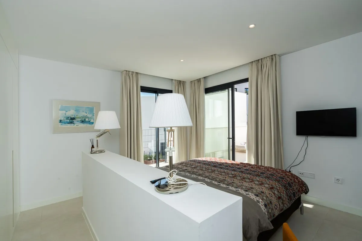 46fd42c6-bbee-4b20-87f8-aebdc4cb3067