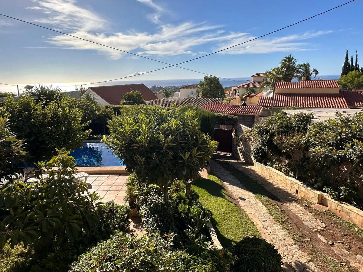 010f5fb6-f1df-4761-9d11-e0a6fdd2cadf