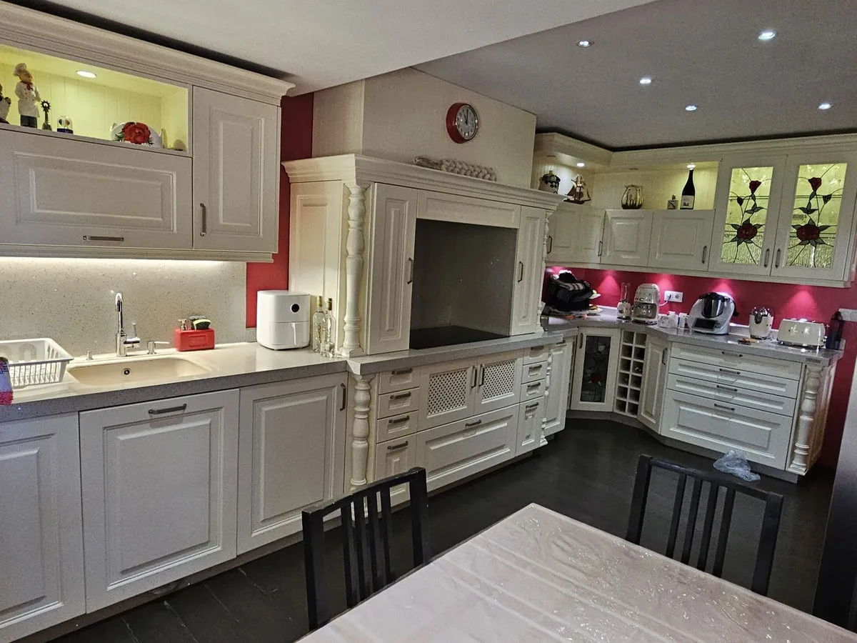 0930a1c1-f8f6-452b-a478-23fe1a5983a0