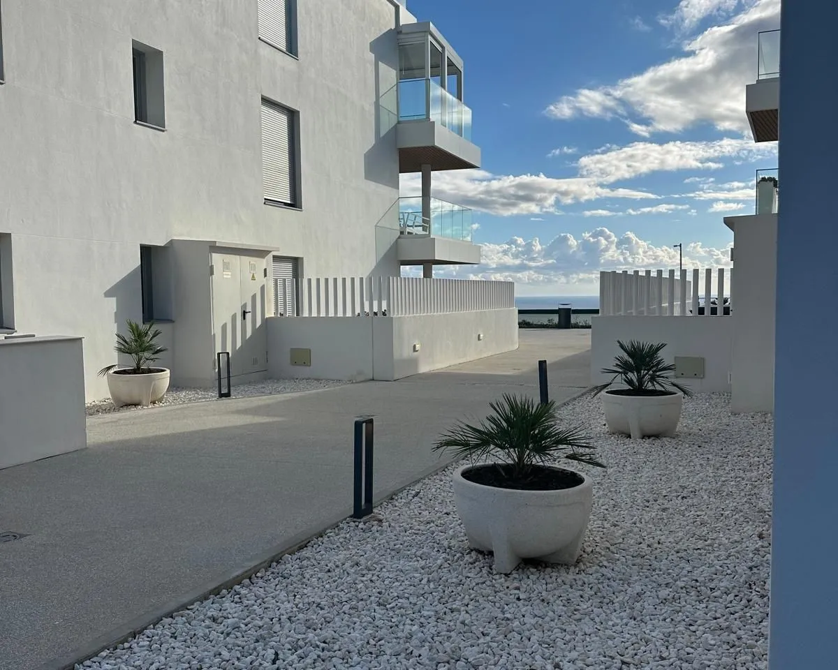 d9befa1f-79e2-4b49-b6fd-c30a521a40c6