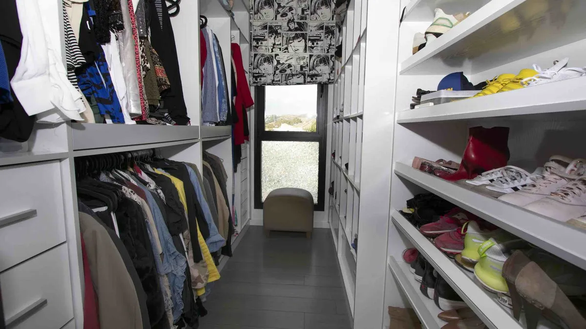 27dfc4e6-5904-451e-a47e-7218f18e0989