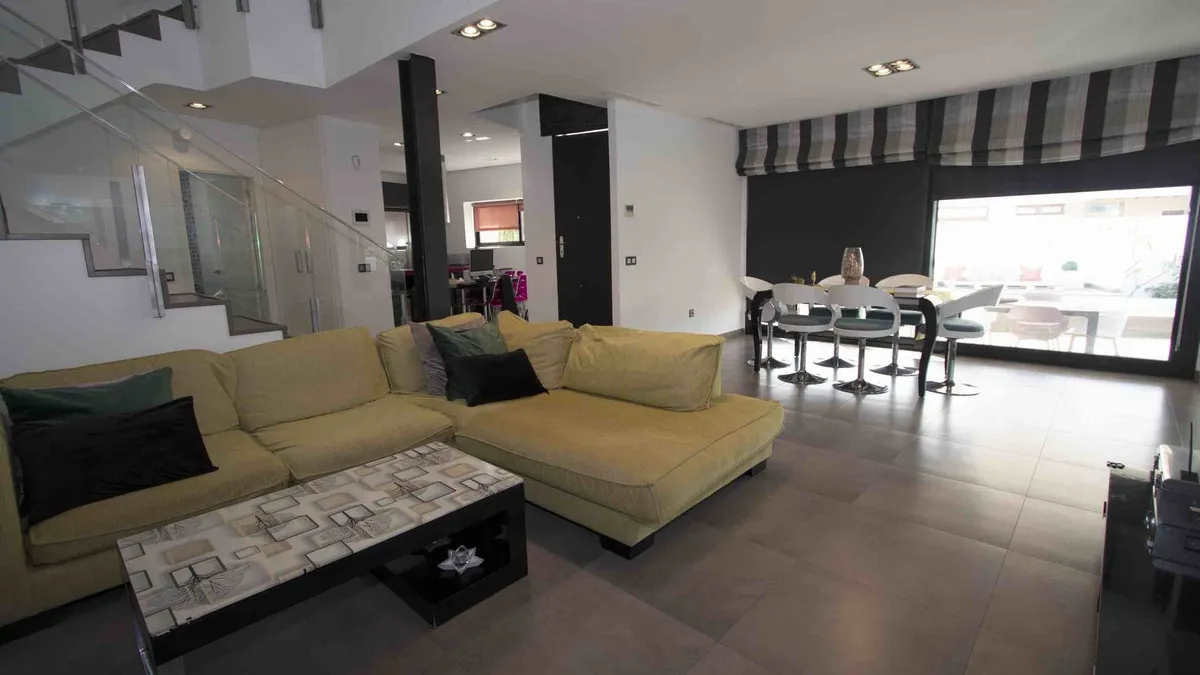 7b6f107e-2669-4395-b1b7-2b7f1567f3c3