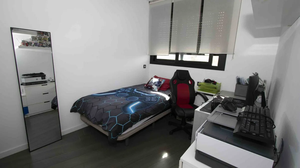 8b938c50-6997-48e5-a50d-972e2f956f92