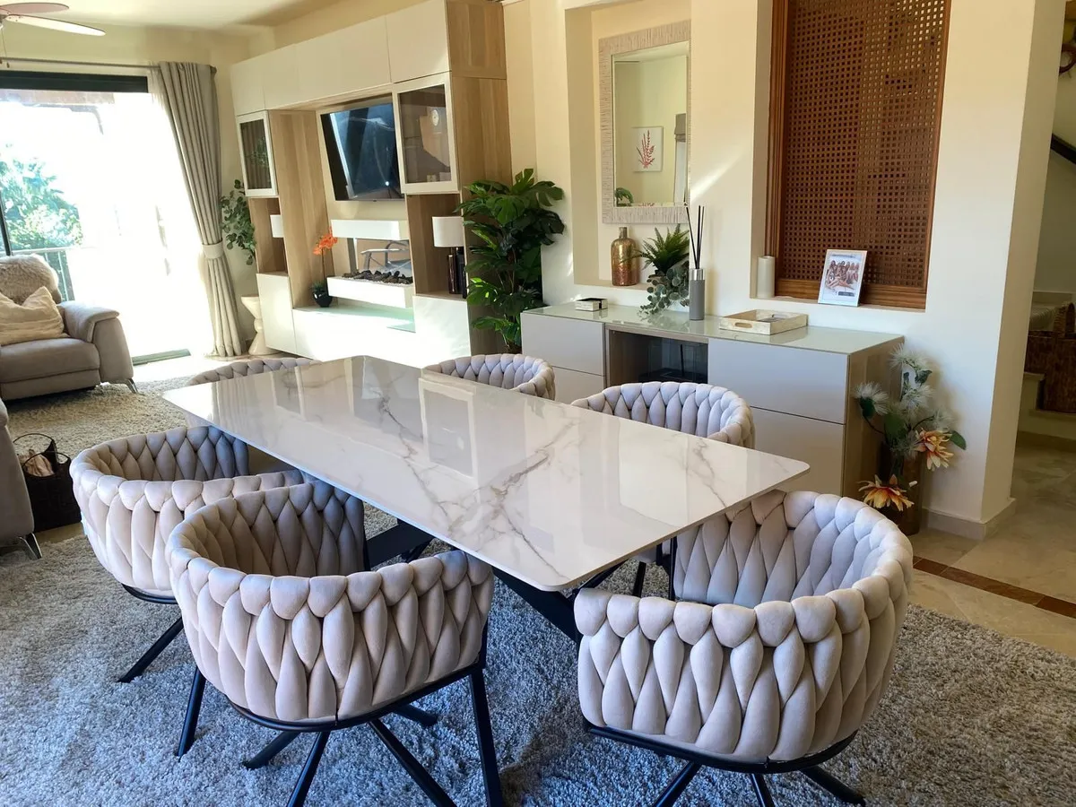 66b8496e-3655-4d80-a6e2-839afdd17646