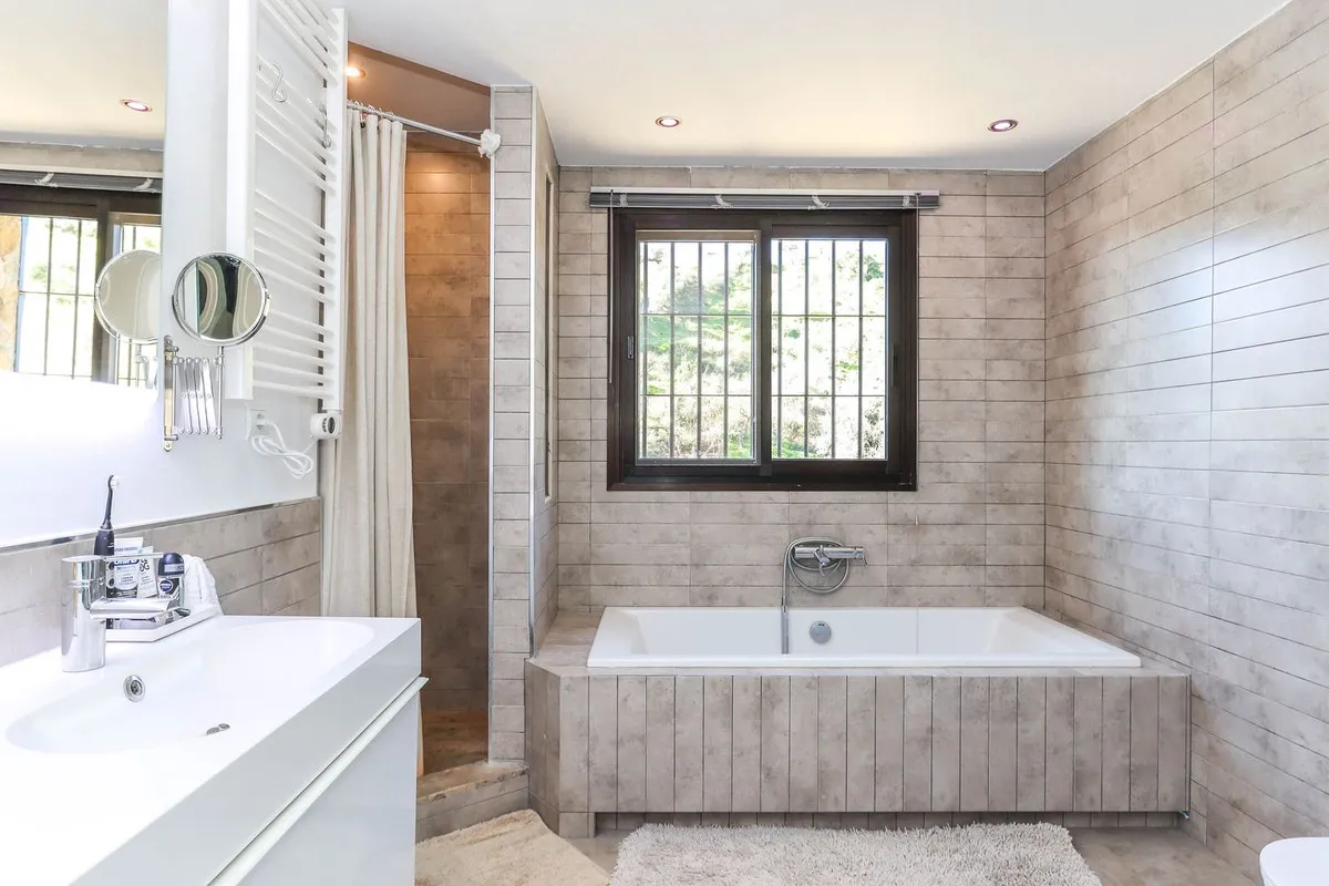 0bfd5953-0e73-4f76-a9b6-a5f6b649cda0