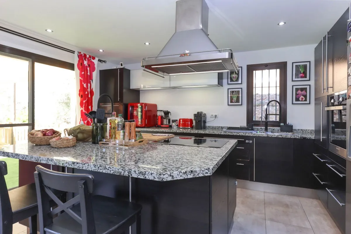 3848f6a5-148e-4c59-a325-90a3b4323ee2