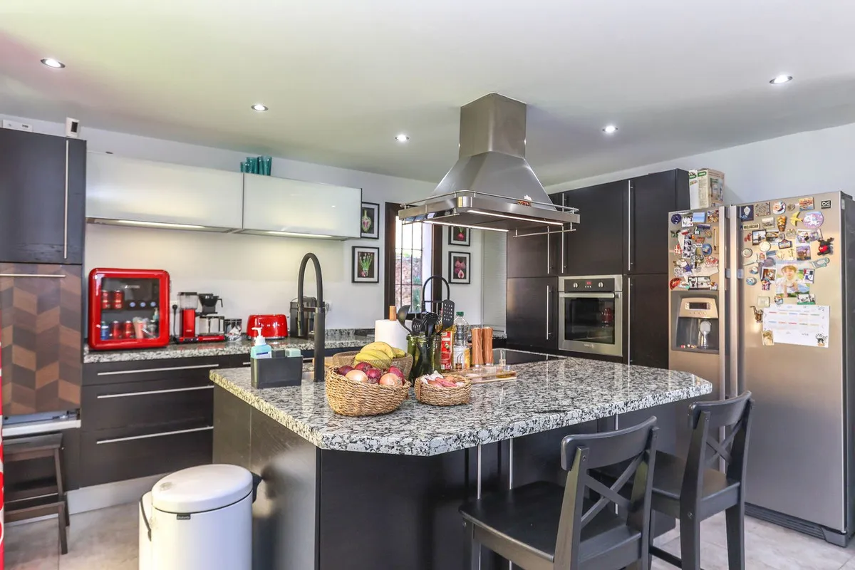 52b871ee-0003-4fb1-a6cc-24205e63758d