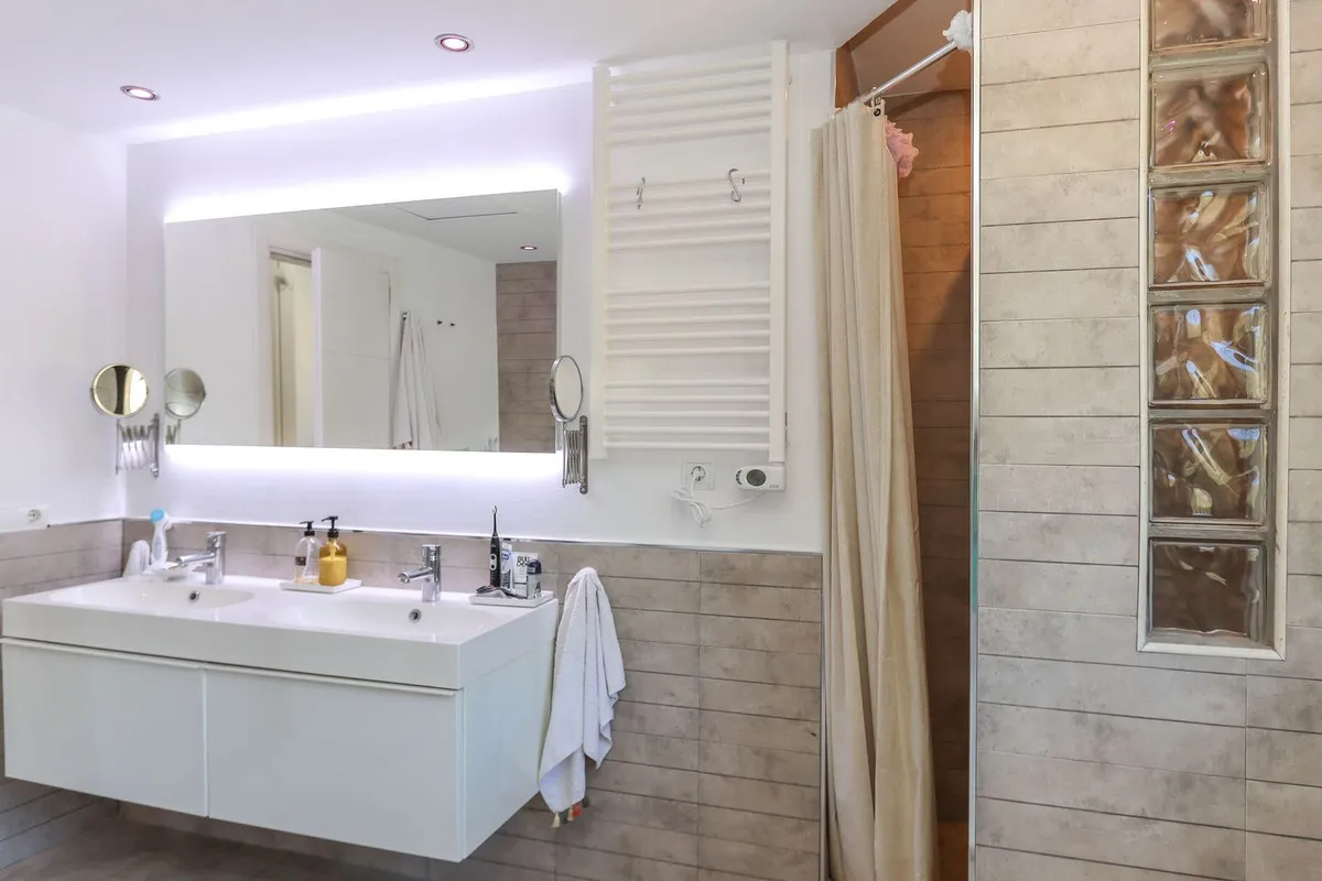 67c52126-c0b6-4a91-999c-0e082d55c030