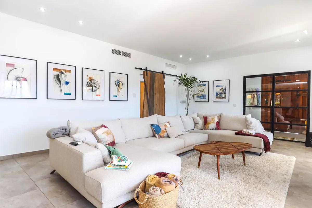 69598544-21d3-41ba-ac05-e7451f008f10