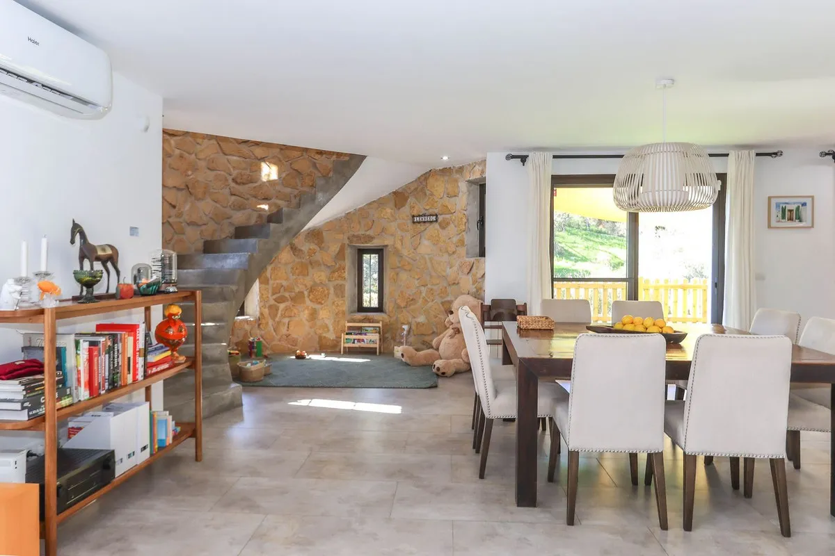 7f247c0a-ab69-49c6-8344-90594eb1aa5c