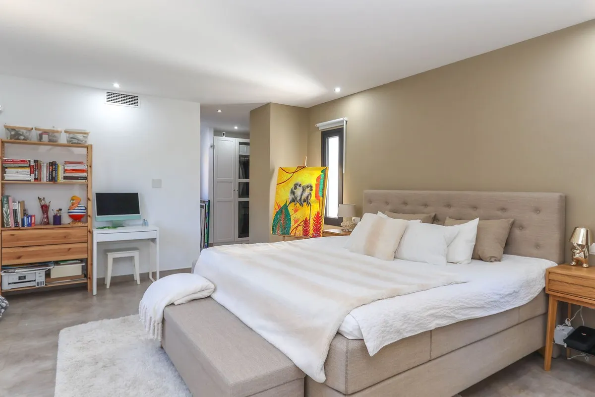 7f689c2c-dab7-41d9-aa34-e5b32905688d