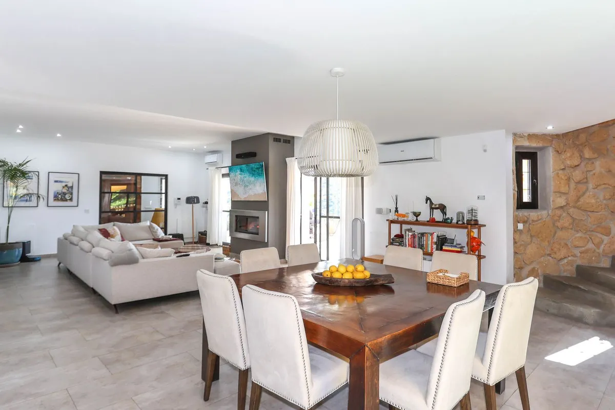 7fc68993-5adb-42ab-a318-e12cc1a78cde