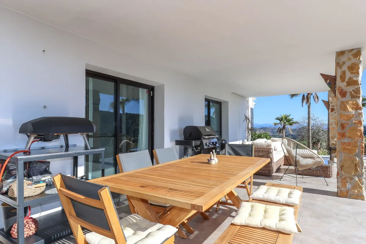 a7f808a6-1d68-49b7-8888-6b87d75ed165