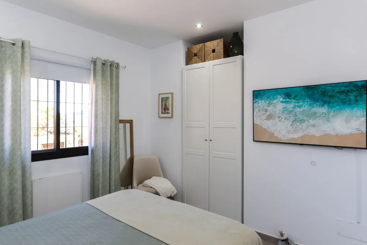 dc4ef692-d93f-4403-a033-914a2ab7deb2