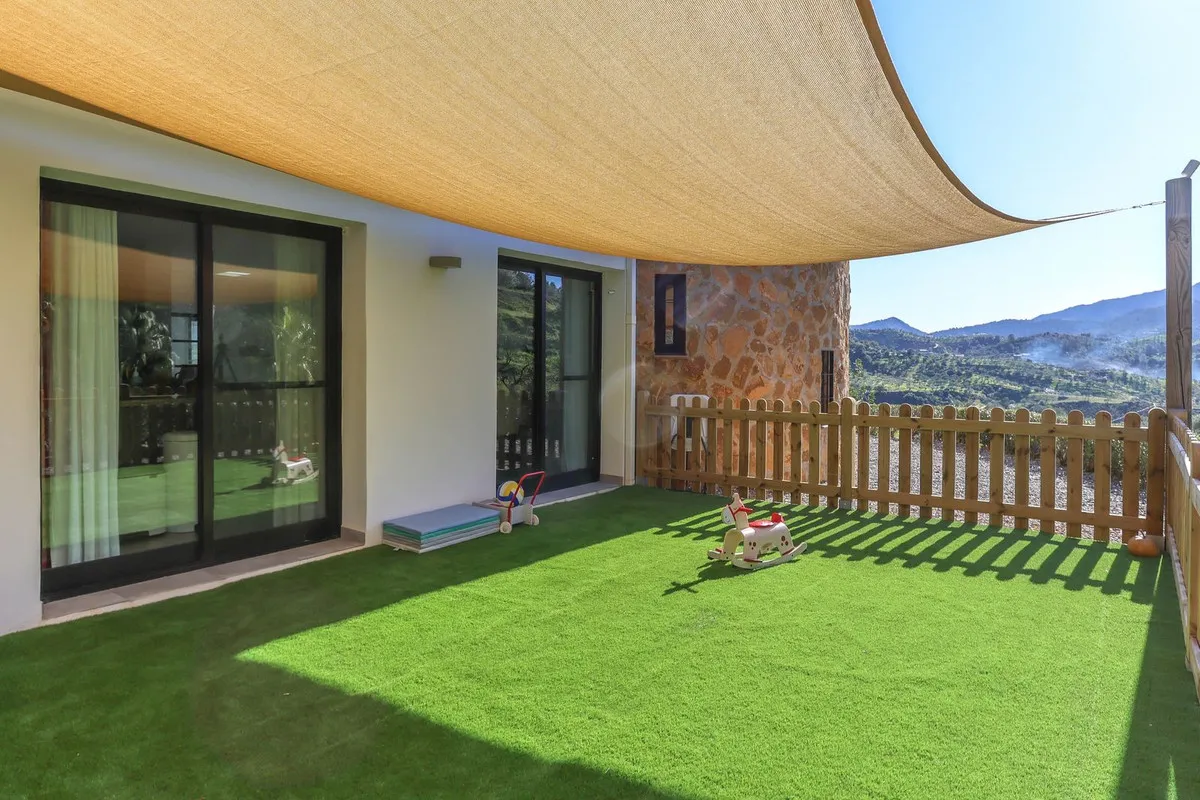 ebd38de7-7e5c-405b-8904-b21ae240577f