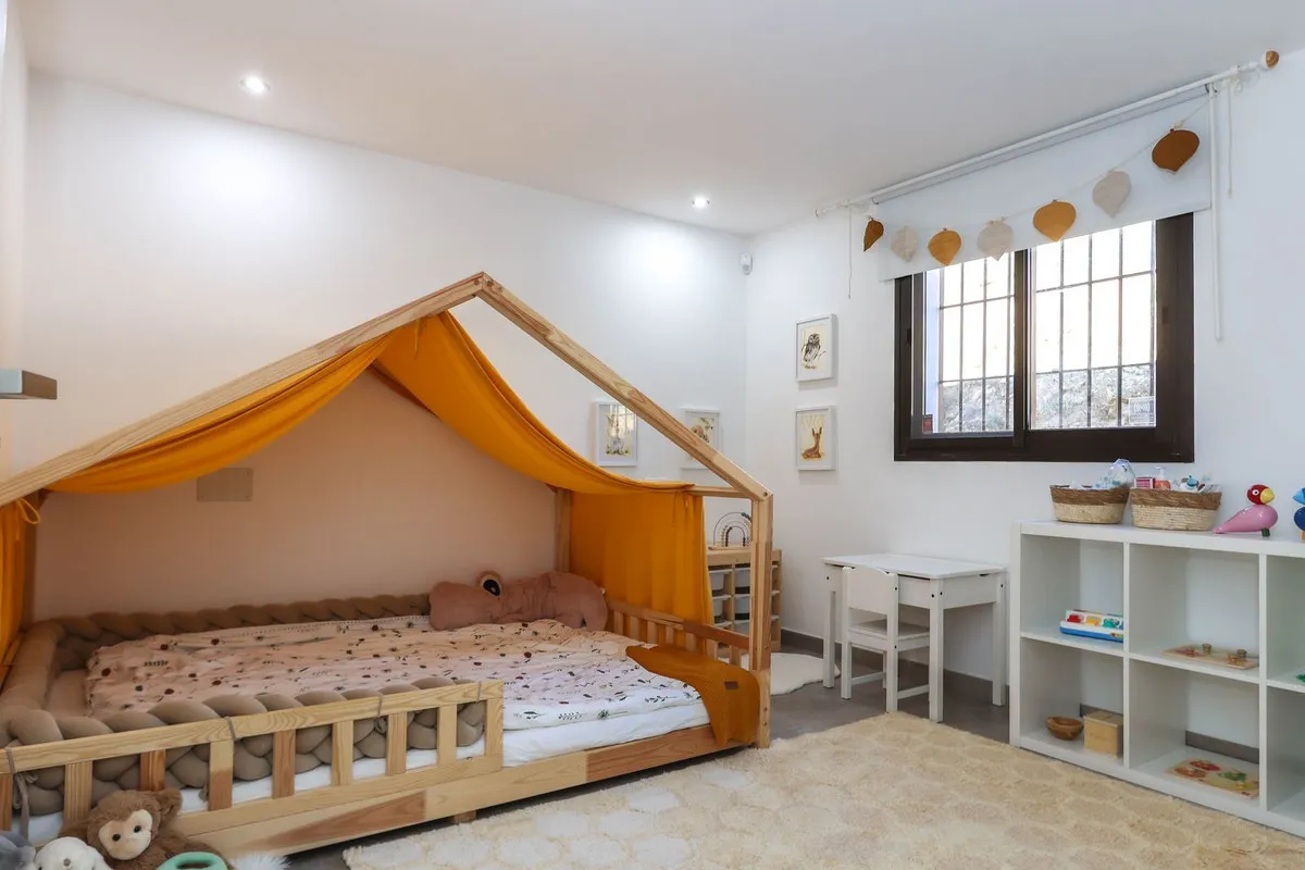 f24bffd6-1244-4a5b-abbe-6bff0004304a