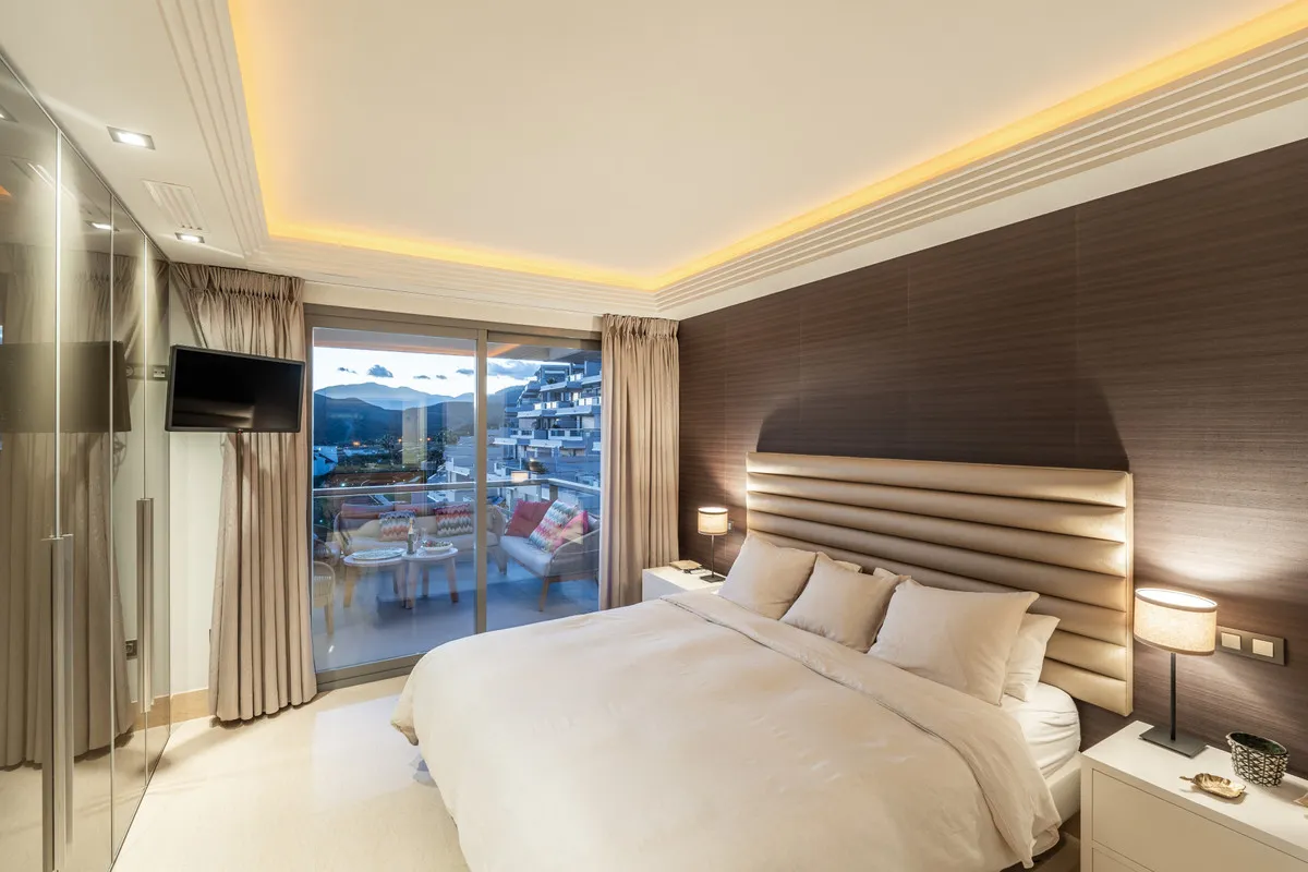 1f876516-e886-4c2c-b20f-0a467b444ea4