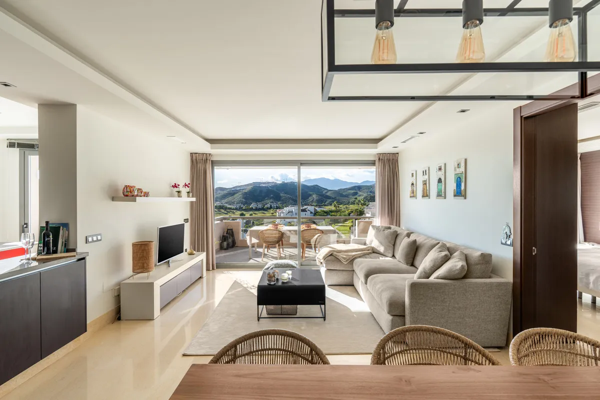 f0db4ebb-2de5-457e-a2d8-7d872cced93b