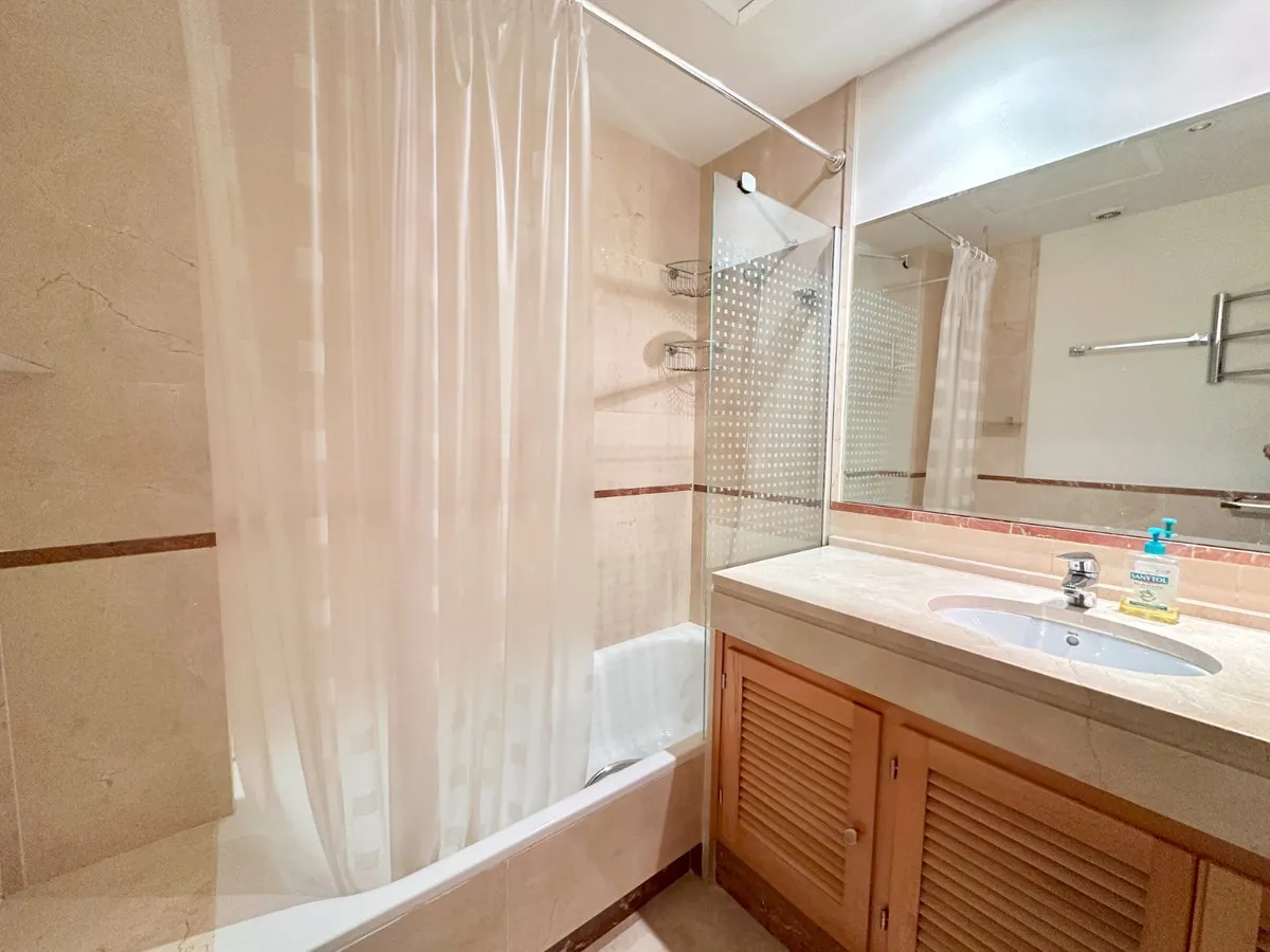 6eef7021-3c3a-43f9-a3de-535a81b4c120