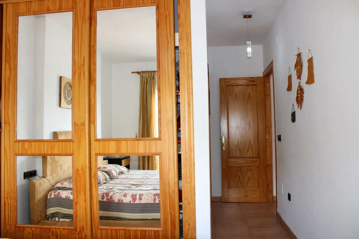 00b541f0-ef69-4cb4-892e-461f8b9915c2