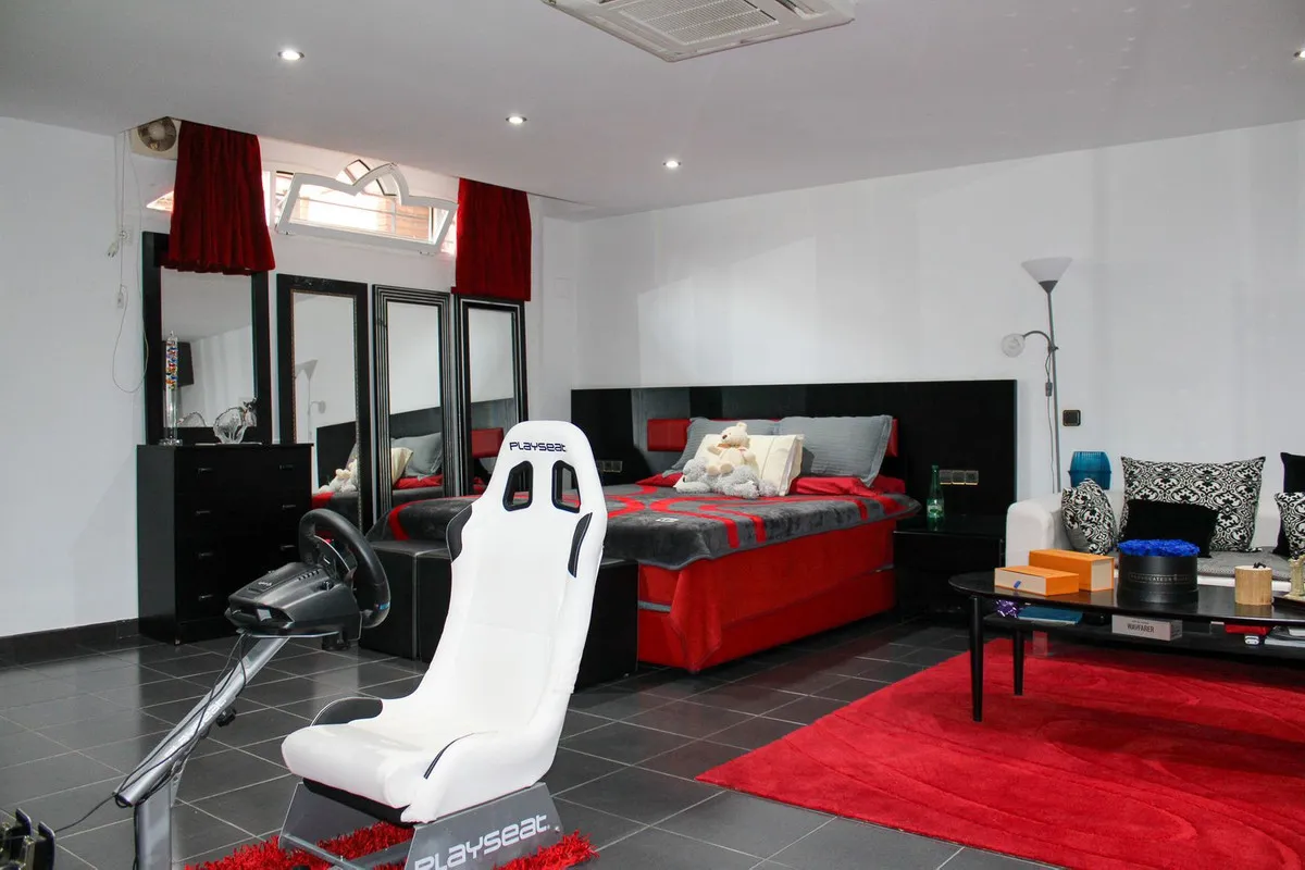 00fa3416-6e37-41fe-9fd6-32cd94f8a9c3