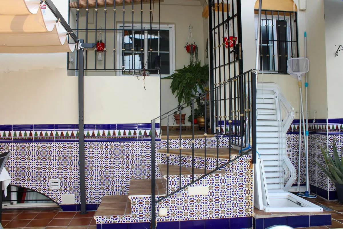 8e380bda-c55e-4a4f-b36b-478e0b281f8d