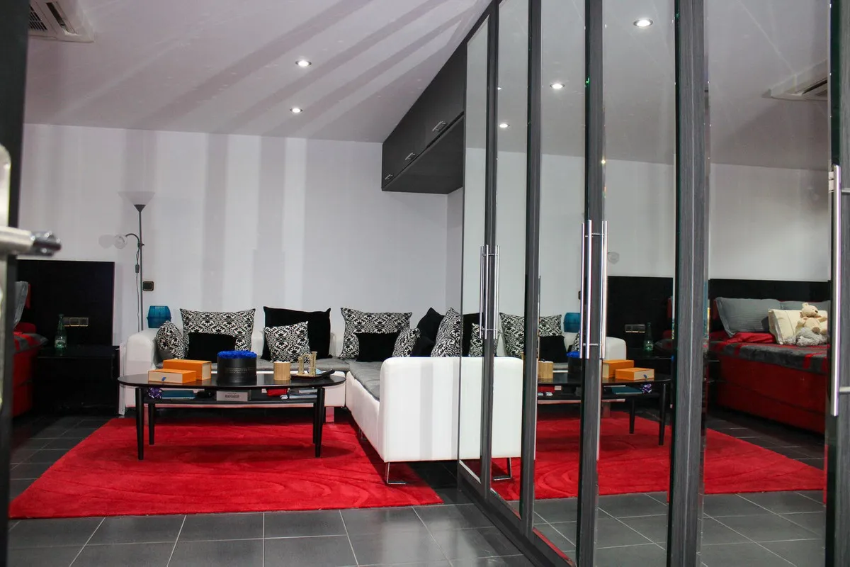 9b6e29f5-f615-421a-8088-2523350a0a14