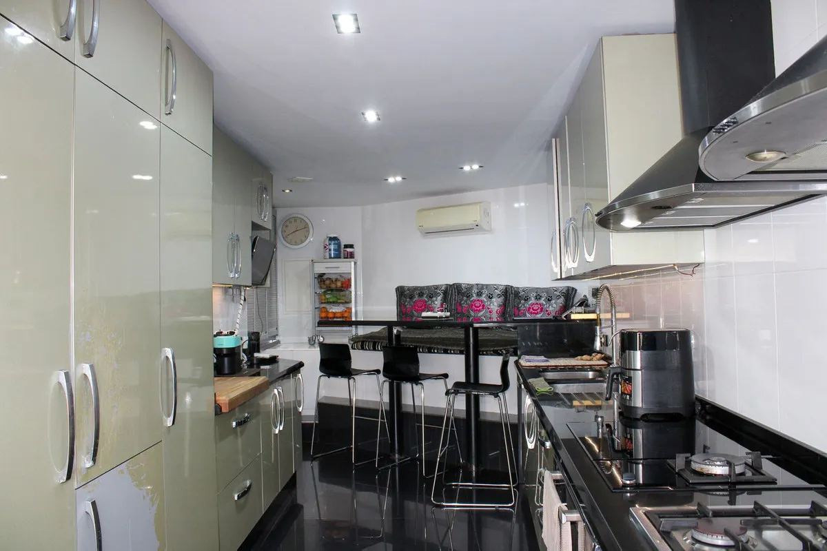 b9c6fbd1-d9c2-414f-b531-3fbcac1a17c7