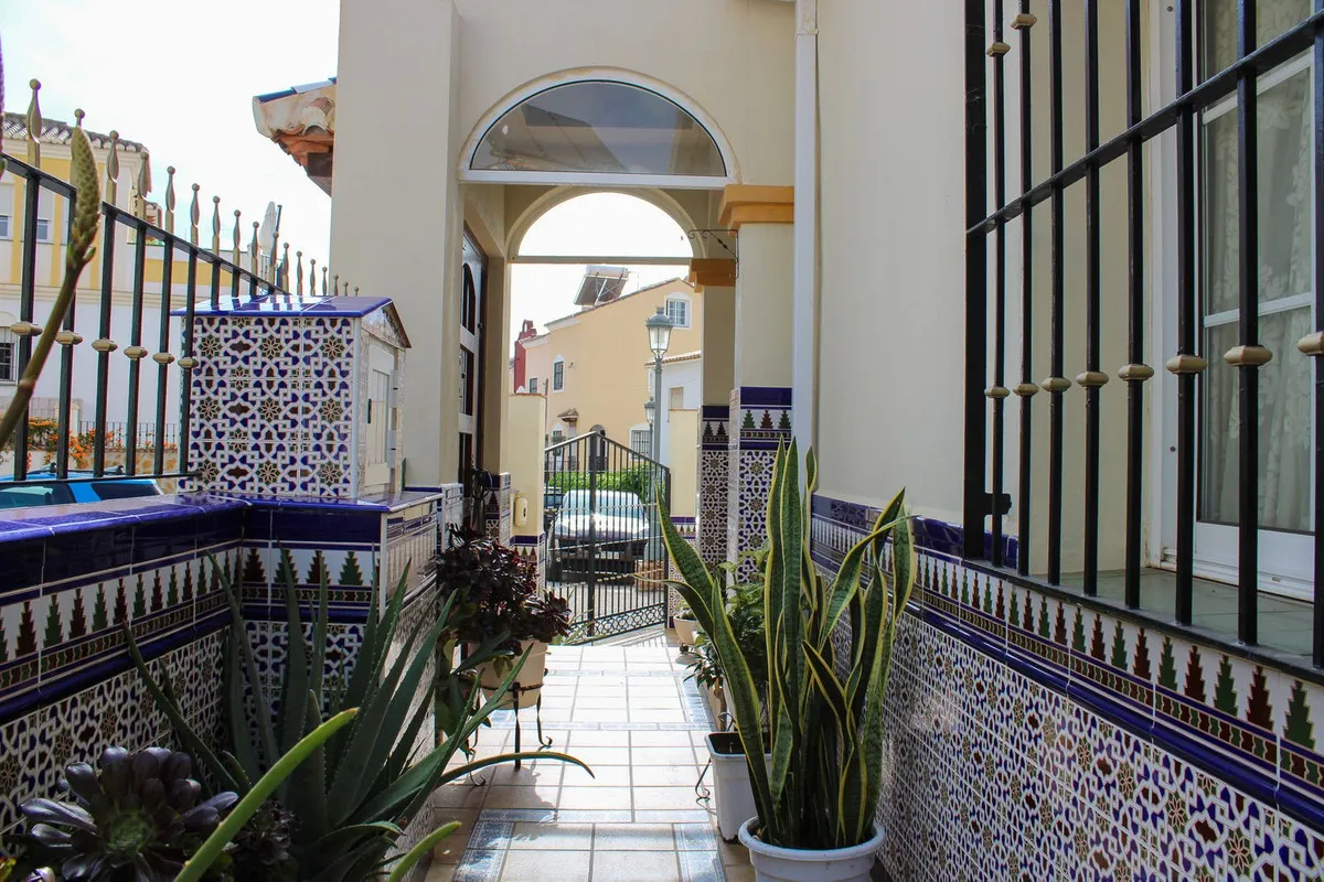 bdb3bd4e-e1a5-4ed2-aa81-a227dd456605