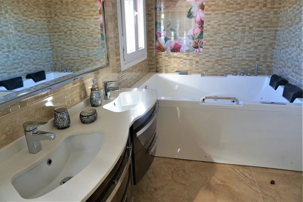 296f3bd4-3f3c-41a5-a840-641a7db5df25