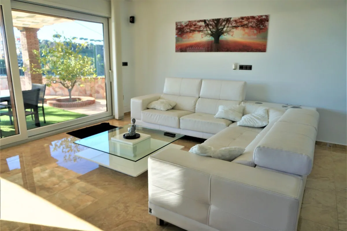 357b90d0-17d7-410a-bf4e-f83eb2189c74