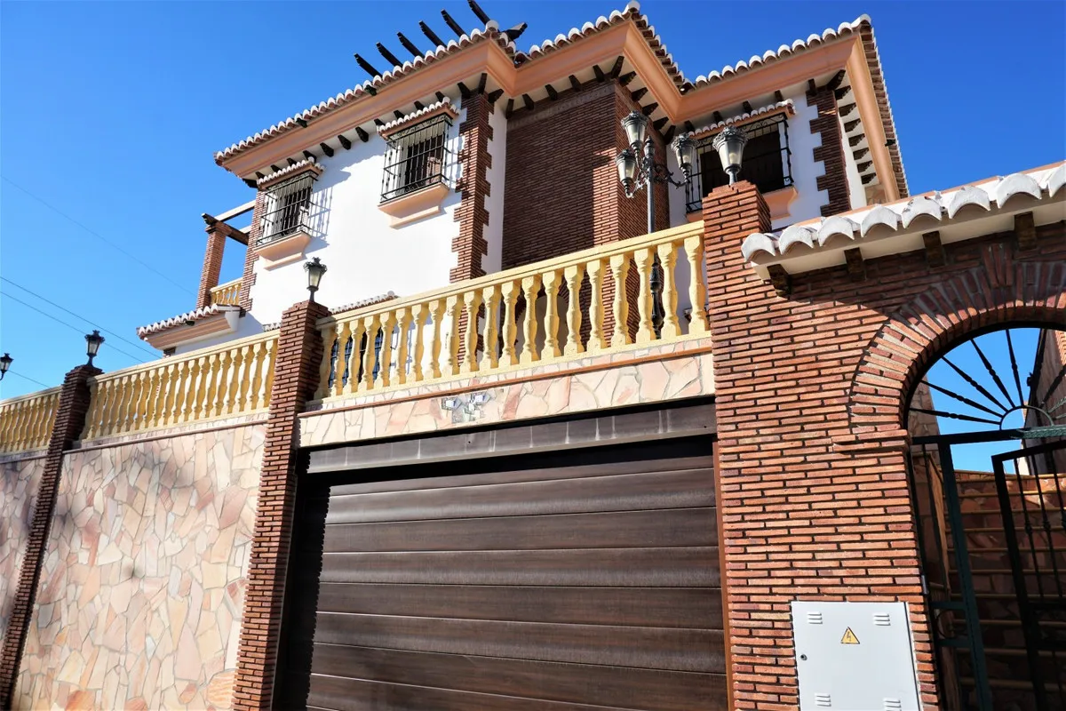 6bc4ccd0-b4db-4744-ab6e-0e6d636b40f9