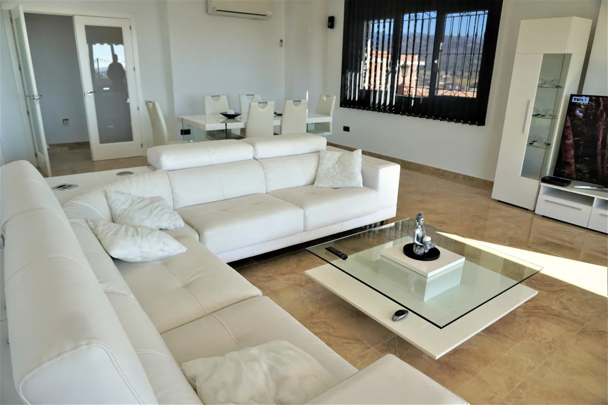 7a9d3892-3601-465a-b1a8-c216429af7ef