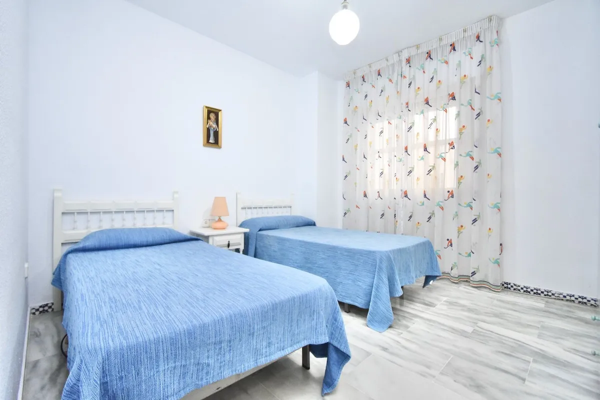 33b5ff26-091d-43e0-831b-d1487729a606