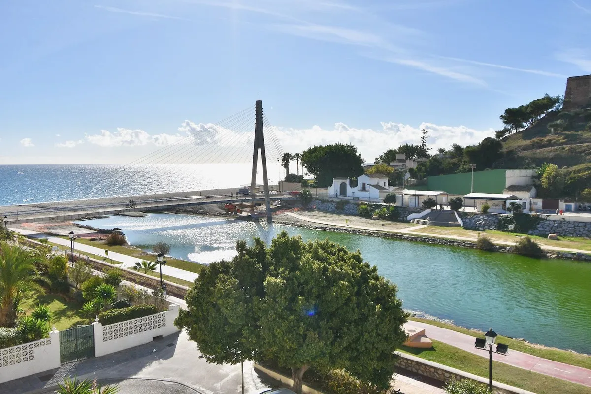 b0d4a307-abf4-4fe9-b08d-962ac98b0ba2