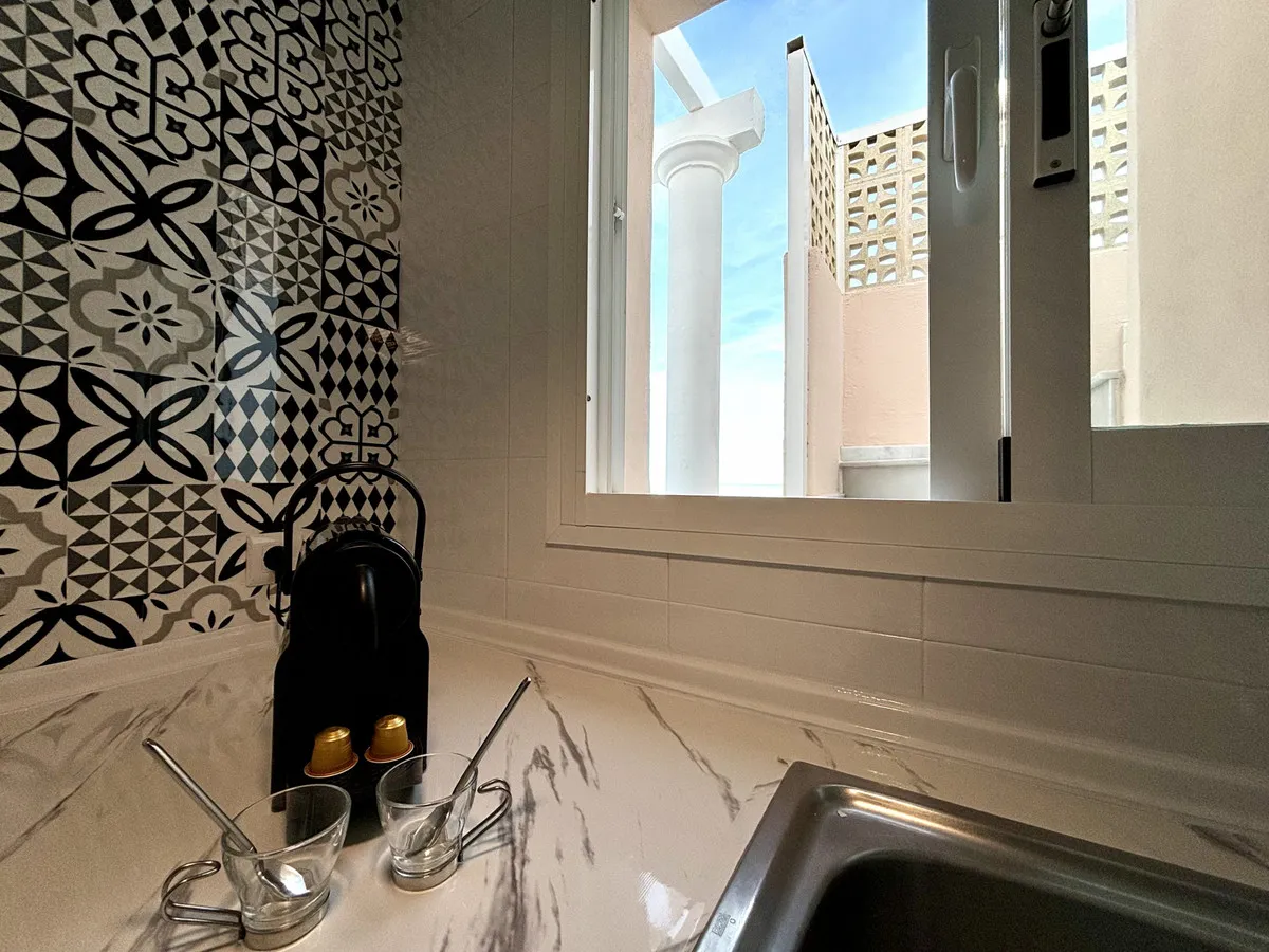 79b6bdc8-7afb-4023-be06-e1eb8d6ee8de