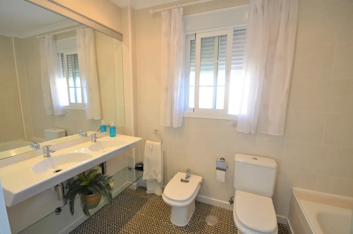 6151bbd4-c53e-493d-9a8d-68749205d5d0