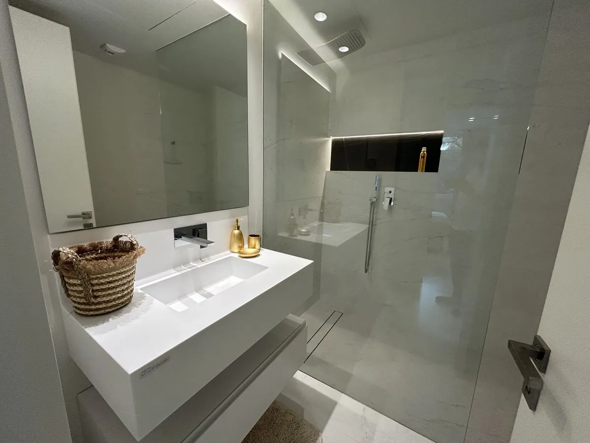 018f7f35-c17f-42a7-858c-6314e56f7965