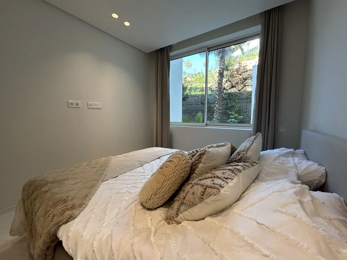 74455892-d96e-4442-adf8-f518154cdbe3