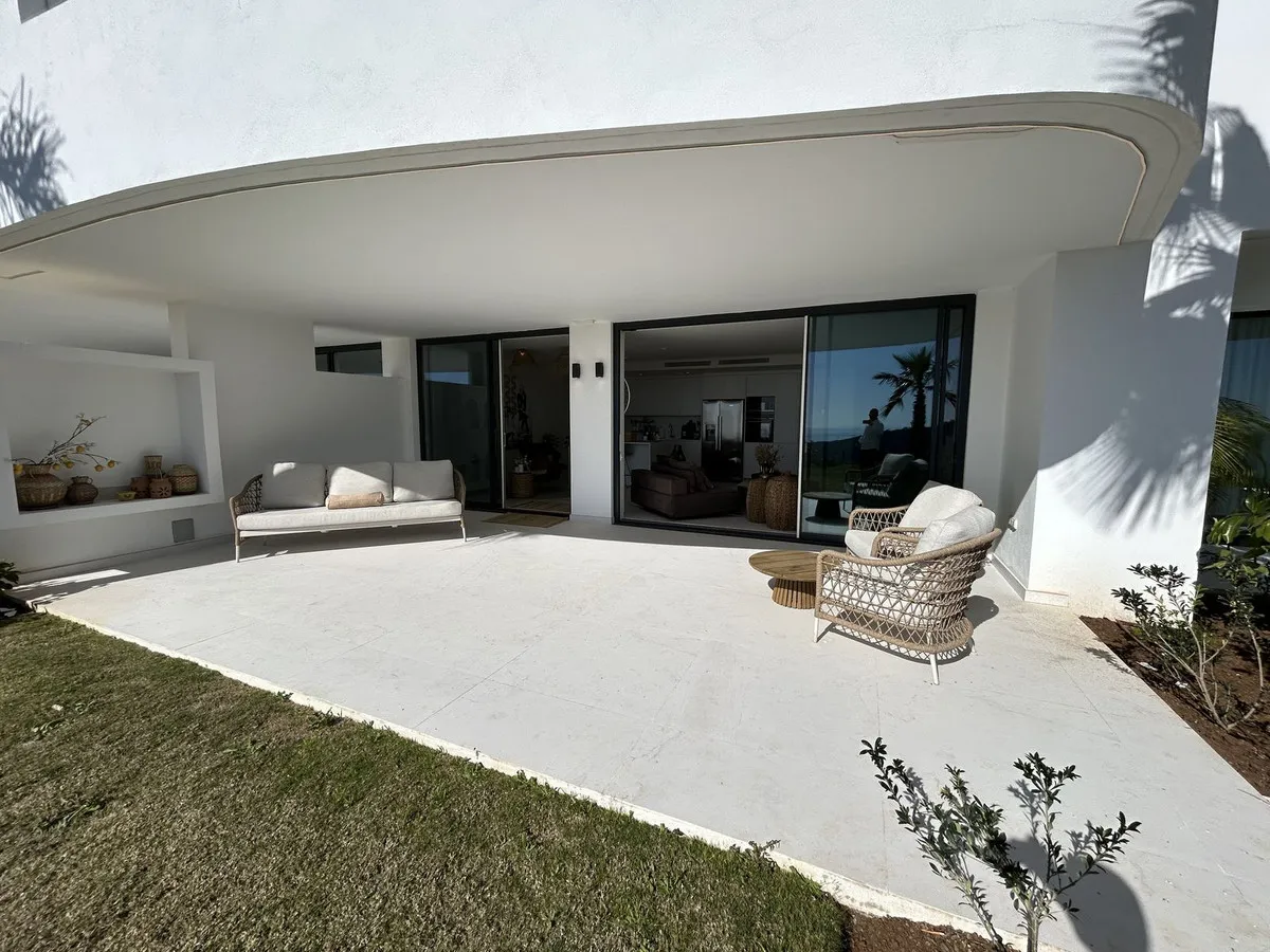 d0fb6084-97ef-425d-af6f-a2a98c75296f