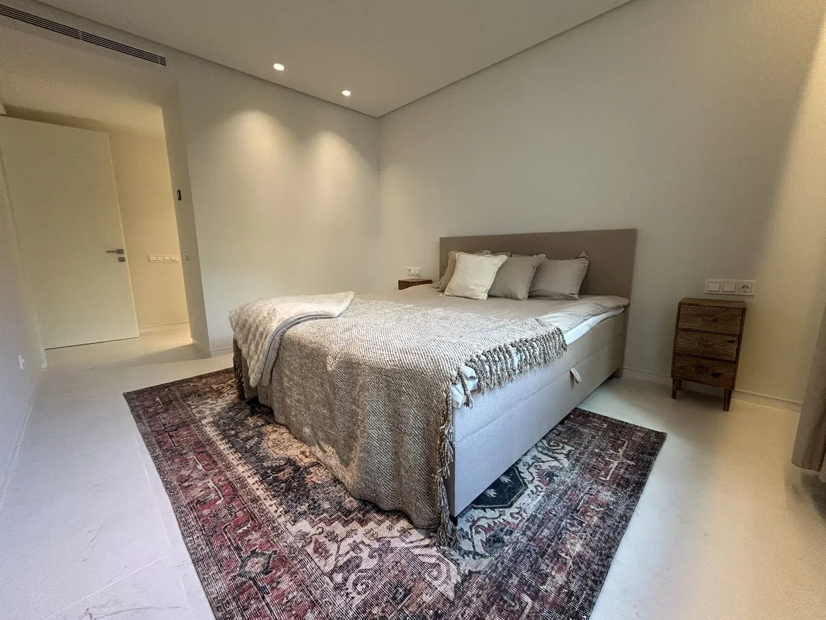 e64155a1-b6a2-4a50-a37b-a6b39c8325ac