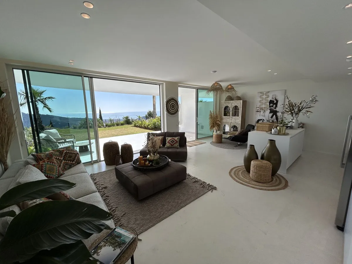 f0de36ce-9a3e-4e7d-9501-40ea403c3707