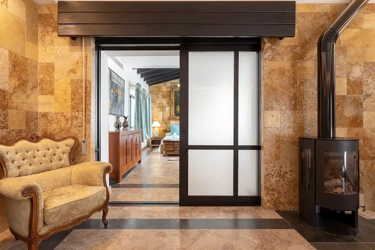 b06c0217-1890-4651-adbb-fb9248a92f5d